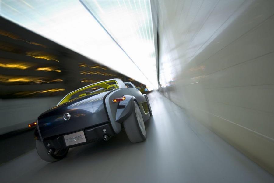 Nissan Urge Concept 2006 года  (фото 16 из 27)